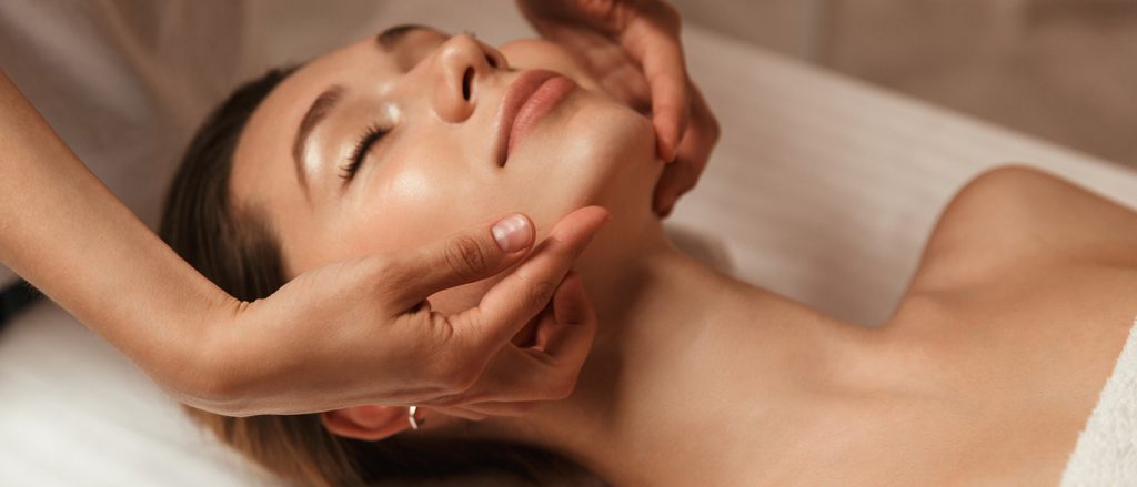 Soin du visage et du corps en cabine par Institut algovita